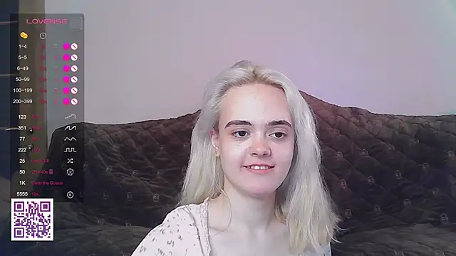 Snapshot of Oxcy_Secret chatting on June 18, 2026, 9:14 am Oxcy Secret online show from June 18, 2026, 9:14 am