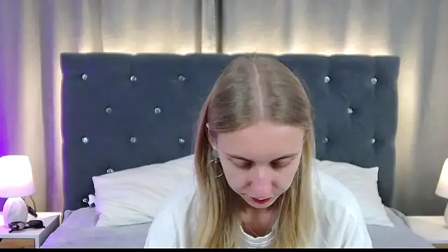 LirienVexx online show from July 23, 2026, 3:48 am