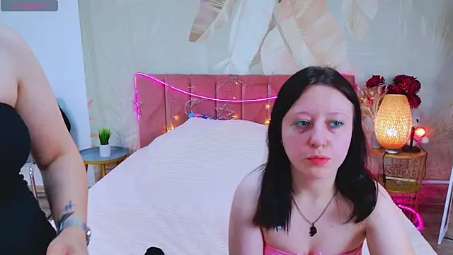 RuthHalll online show from June 14, 2026, 10:06 am