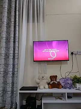 Snapshot of Sweet-Hennessy chatting on June 24, 2026, 8:41 pm Sweet-Hennessy online show from June 24, 2026, 8:41 pm