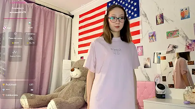 Karolinacreamm online show from June 22, 2026, 5:48 am