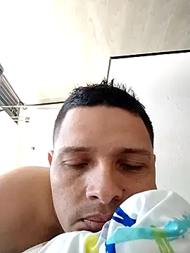 EnzoDesire online show from June 20, 2026, 4:32 pm