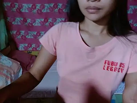 Snapshot of Itsme_Foxy_Shantale chatting on July 5, 2026, 10:39 pm Itsme Foxy Shantale online show from July 5, 2026, 10:39 pm