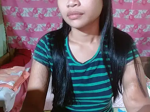 Snapshot of Itsme_Foxy_Shantale chatting on July 10, 2026, 12:04 am Itsme Foxy Shantale online show from July 10, 2026, 12:04 am