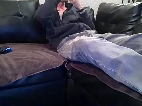 Snapshot of Mstrdstrctn7 chatting on January 1, 2025, 12:43 am Mstrdstrctn7 online show from January 1, 2025, 12:43 am