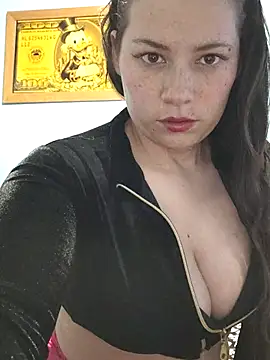 Snapshot of BIGTITS0 chatting on June 17, 2026, 8:54 pm BIGTITS0 online show from June 17, 2026, 8:54 pm
