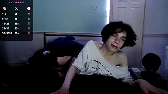 Straything online show from June 26, 2026, 11:09 pm