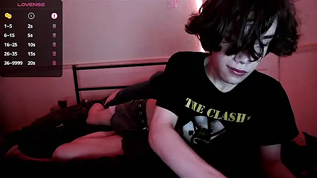 Straything online show from June 28, 2026, 11:44 pm