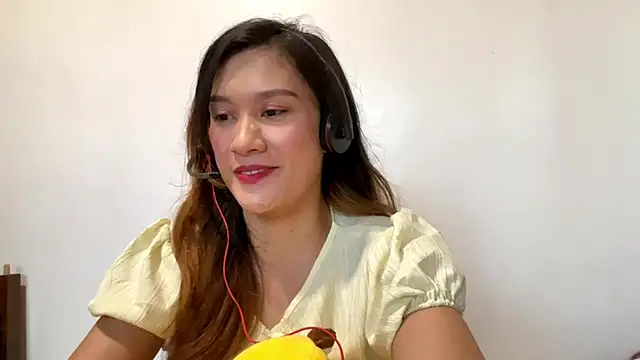 LoreenWasiuta online show from June 8, 2026, 5:19 am