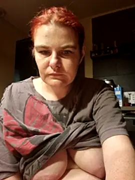 GoldenWifee online show from July 9, 2026, 4:05 am