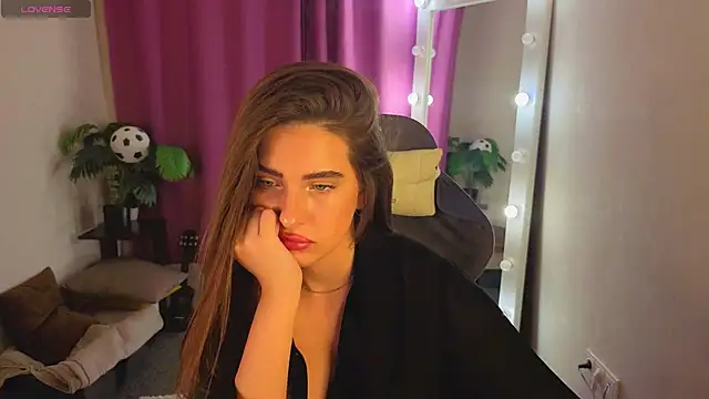 Snapshot of Bella__Kallen chatting on June 29, 2026, 9:04 am Bella Kallen online show from June 29, 2026, 9:04 am