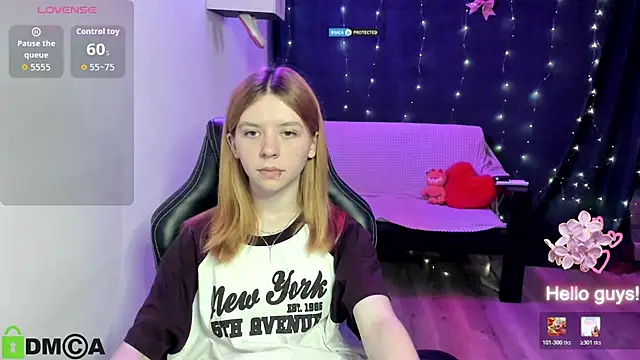Snapshot of CarolInWonderland chatting on July 2, 2026, 6:52 am CarolInWonderland online show from July 2, 2026, 6:52 am
