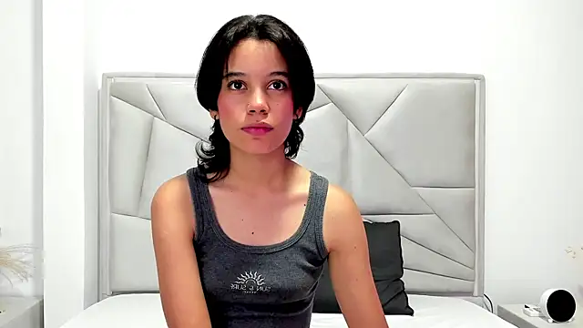 Snapshot of Fernanda_xxx chatting on June 12, 2026, 7:35 pm Fernanda xxx online show from June 12, 2026, 7:35 pm