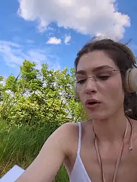 Snapshot of Marseline32 chatting on June 18, 2026, 1:37 pm Marseline32 online show from June 18, 2026, 1:37 pm