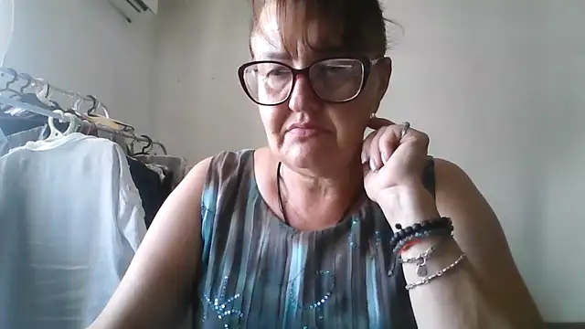 Snapshot of ErikaXShine chatting on August 7, 2026, 12:07 pm ErikaXShine online show from August 7, 2026, 12:07 pm