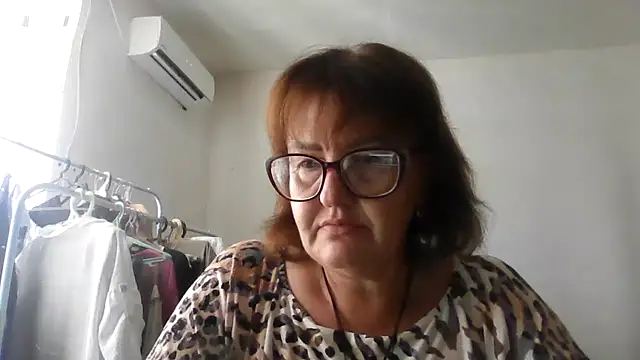 Snapshot of ErikaXShine chatting on August 8, 2026, 12:07 pm ErikaXShine online show from August 8, 2026, 12:07 pm