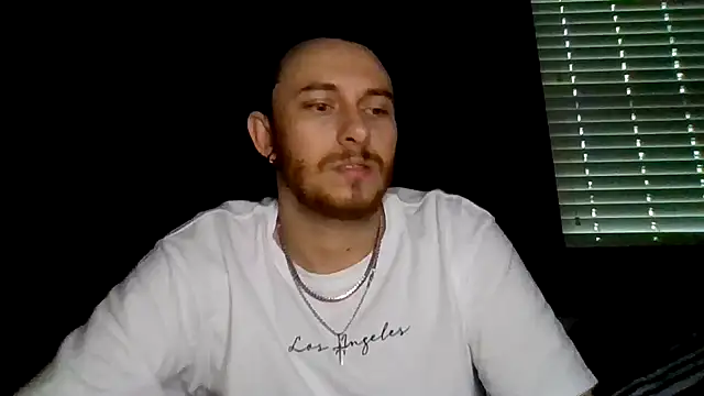 Snapshot of Mikecloudyhawk chatting on June 19, 2026, 1:04 pm Mikecloudyhawk online show from June 19, 2026, 1:04 pm