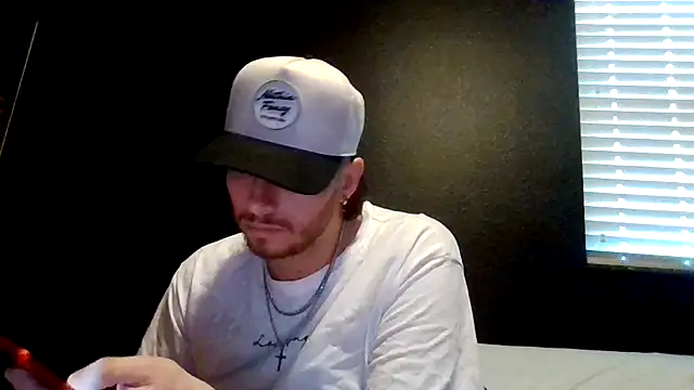 Snapshot of Mikecloudyhawk chatting on June 22, 2026, 1:07 am Mikecloudyhawk online show from June 22, 2026, 1:07 am