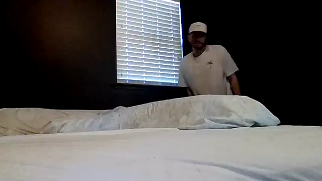 Snapshot of Mikecloudyhawk chatting on July 7, 2026, 3:05 pm Mikecloudyhawk online show from July 7, 2026, 3:05 pm