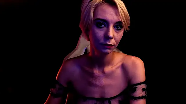 Blondice ann online show from July 27, 2026, 7:21 pm