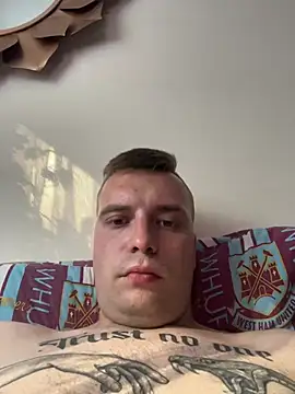 Snapshot of Xdxdxdwwwttr chatting on June 26, 2026, 4:33 pm Xdxdxdwwwttr online show from June 26, 2026, 4:33 pm