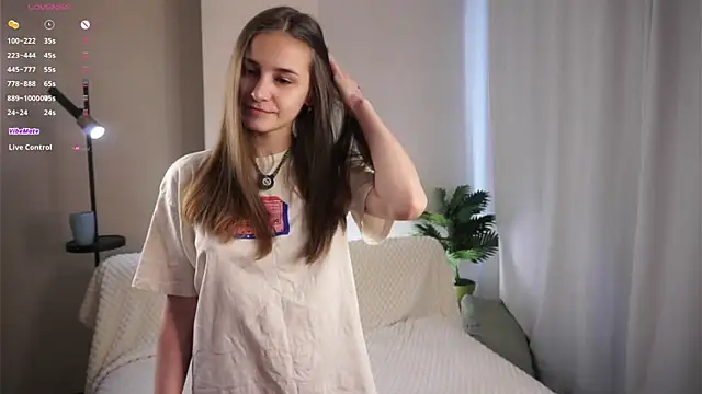 CaseyMulders online show from June 19, 2026, 2:27 am