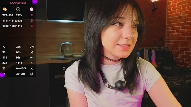 yuriski  online show from June 9, 2026, 5:46 pm