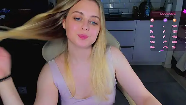 blonde kellyy online show from June 21, 2026, 12:02 am