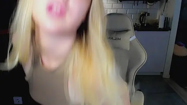 blonde kellyy online show from June 25, 2026, 11:04 am