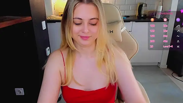blonde kellyy online show from July 5, 2026, 4:07 am