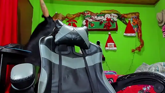 Snapshot of Arian_Pervert chatting on November 10, 2025, 8:30 pm Arian Pervert online show from November 10, 2025, 8:30 pm