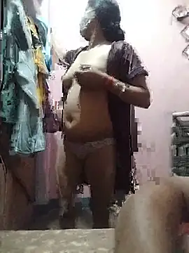 House girl22 online show from July 3, 2026, 4:57 pm