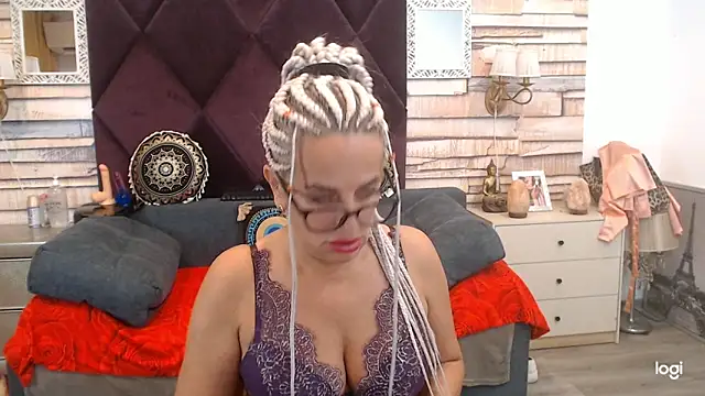 ElviraZoi online show from July 23, 2026, 6:55 am