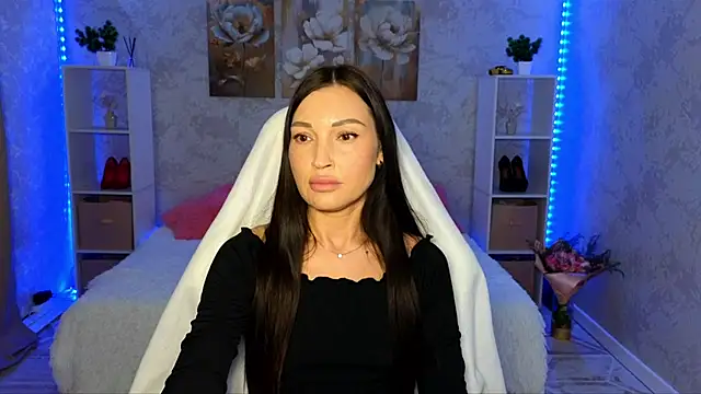 NikoleMills online show from June 20, 2026, 7:33 am