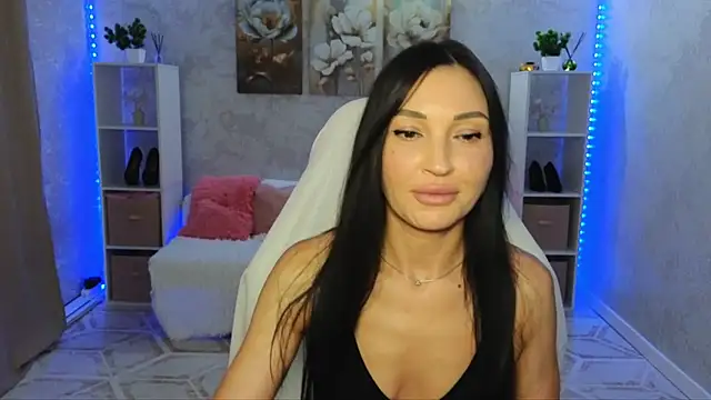 NikoleMills online show from July 19, 2026, 7:45 am