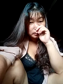 Emelyzz online show from July 19, 2026, 2:15 am