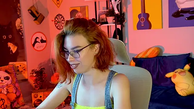 SeraphineDuskryn online show from July 28, 2026, 7:39 pm