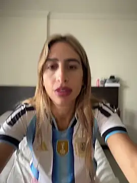 NicoleWilder online show from June 14, 2026, 4:42 pm