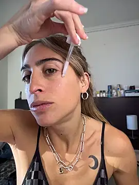 NicoleWilder online show from June 30, 2026, 1:23 pm