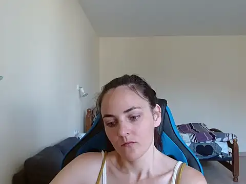 OliviaTheS online show from June 14, 2026, 7:43 am