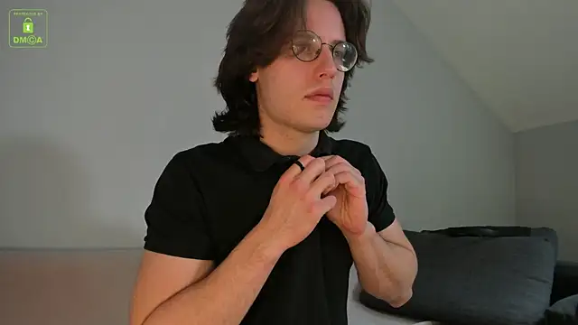 Snapshot of Valo_Cross chatting on June 20, 2026, 11:13 am Valo Cross online show from June 20, 2026, 11:13 am