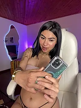 Snapshot of Mariana_pink18 chatting on June 18, 2026, 9:14 am Mariana pink18 online show from June 18, 2026, 9:14 am