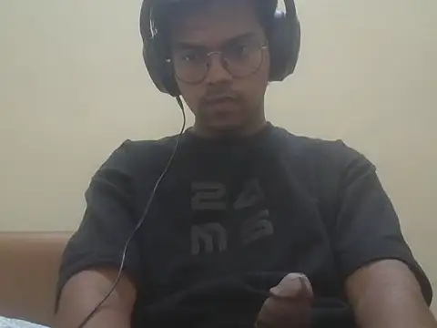 shady093 online show from June 11, 2026, 6:39 pm