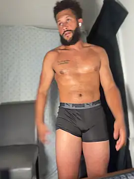 HungStr8Lightskin online show from June 29, 2026, 6:52 am