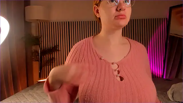 Snapshot of SonyaBabyn chatting on February 2, 2026, 3:44 pm SonyaBabyn online show from February 2, 2026, 3:44 pm