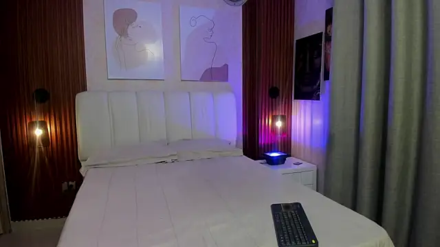 Millieskinny18 online show from July 11, 2026, 3:09 am