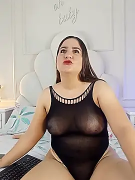 Lilawesst online show from June 13, 2026, 11:52 am
