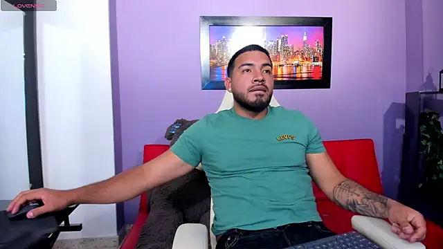 Snapshot of Massimo_Moretti chatting on June 17, 2026, 8:43 pm Massimo Moretti online show from June 17, 2026, 8:43 pm