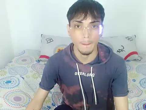 flaco23 latino online show from June 14, 2026, 5:31 am