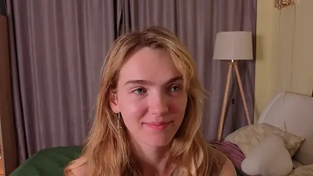 Snapshot of MarielRoloson chatting on June 28, 2026, 7:20 pm MarielRoloson online show from June 28, 2026, 7:20 pm